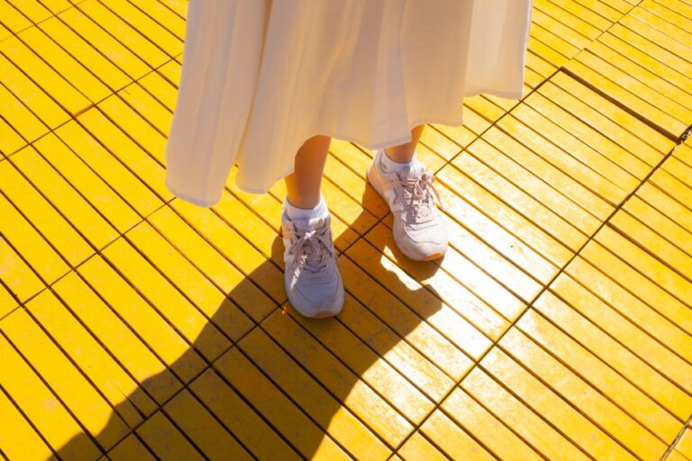 XuanTian fashion news about New Balance’s Iridescent Eggplant