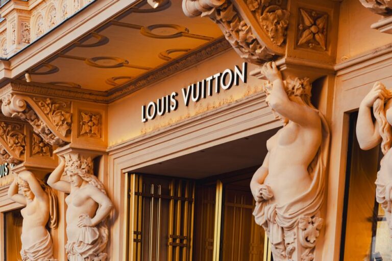 XuanTian fashion news about Like Louis Vuitton, ASICS