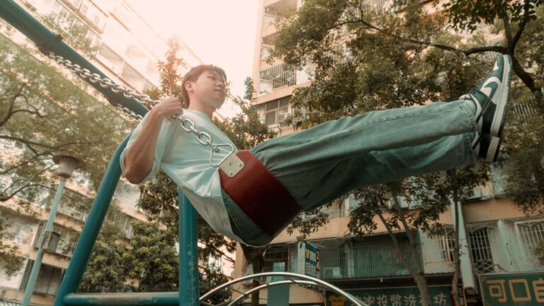 XuanTian fashion news about Citizen Swings Spider-Man Onto
