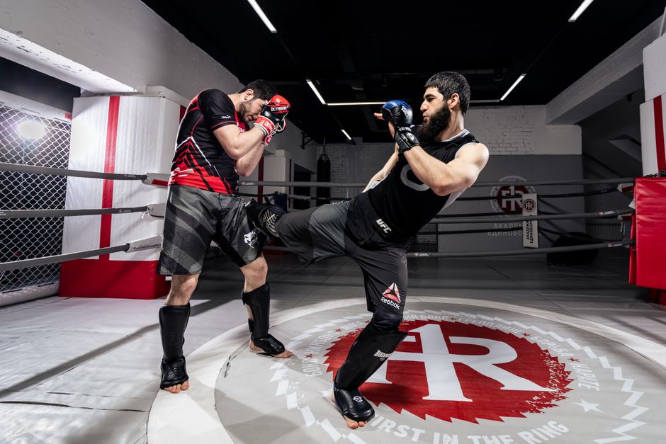 Islam Makhachev Secures 17th Consecutive UFC Win Over I